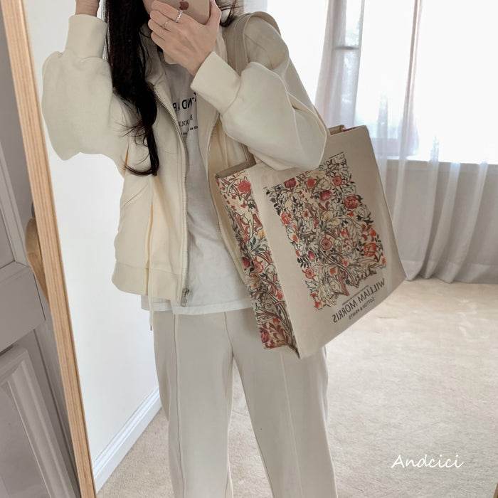 William Morris “Vintage Flower” - Casualruby